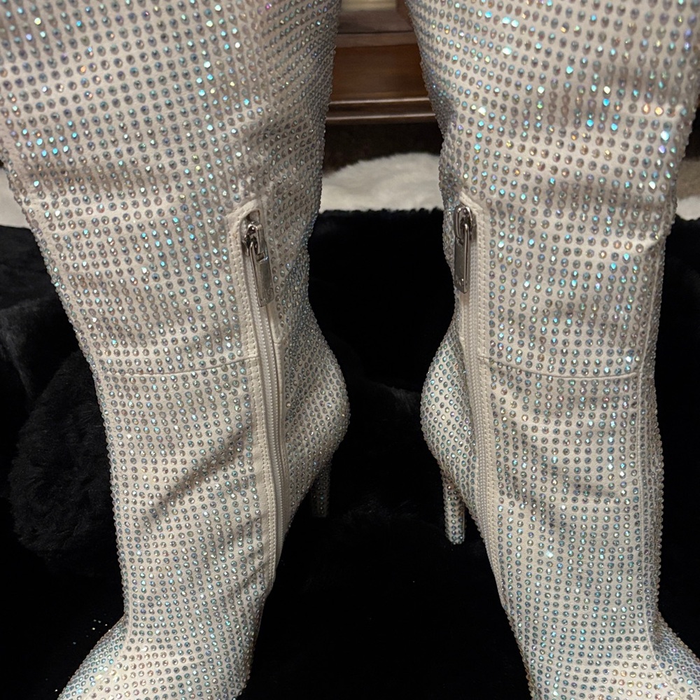Jennifer Lopez Sparkling Silver Heeled Boots - Picture 5 of 9